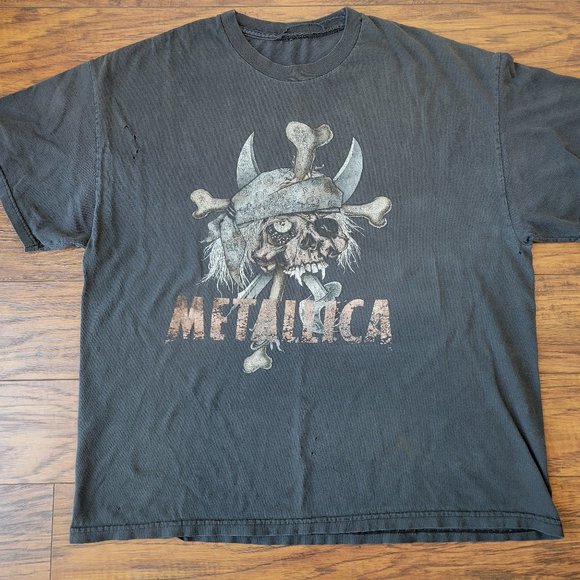 METALLICA Pirate Swords Bones Skull Pushead Art T-Shirt sz XL WELL WORN Metal - Picture 1 of 7